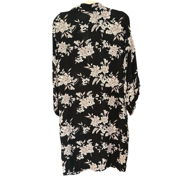 Spiritual Gangster Black Floral Kimono Open Tie Front Kimono Duster - Picture 11 of 13